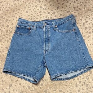 Levi’s 501 shorts size 32 EUC